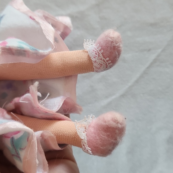 Vintage 1993 Bedtime Barbie - Soft body Plush Barbie + Extra Nightgown - Picture 5 of 16